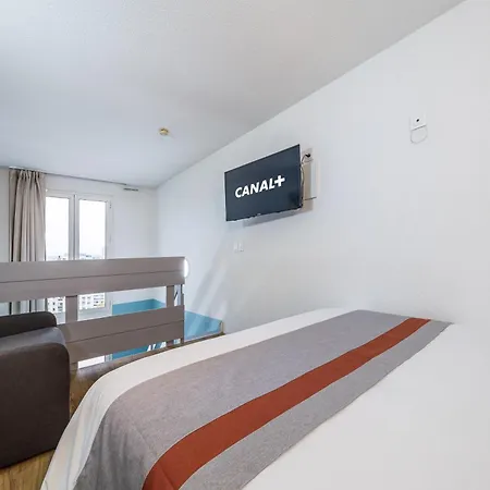 Serenity Aparthotel, La Défense - Eiffel Tower View - 5 Min Walk To Subway Appartamento Courbevoie