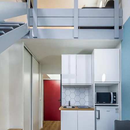 Serenity Aparthotel, La Défense - Eiffel Tower View - 5 Min Walk To Subway 3*