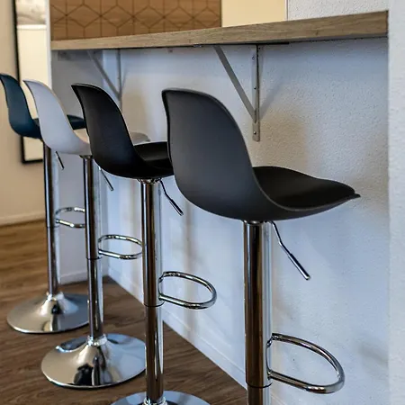 Apartamento Serenity Aparthotel, La Défense - Eiffel Tower View - 5 Min Walk To Subway Courbevoie