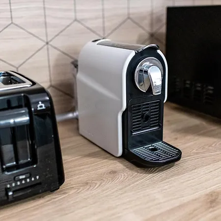 Serenity Aparthotel, La Défense - Eiffel Tower View - 5 Min Walk To Subway Courbevoie