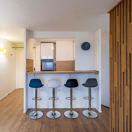 Serenity Aparthotel, La Défense - Eiffel Tower View - 5 Min Walk To Subway 3* Courbevoie